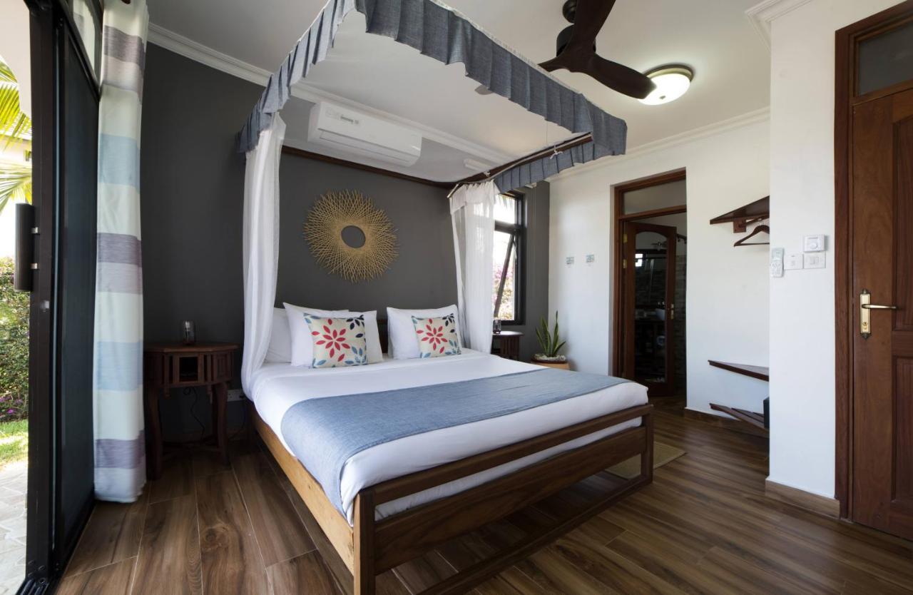Kena Beach Villas Marumbi ภายนอก รูปภาพ