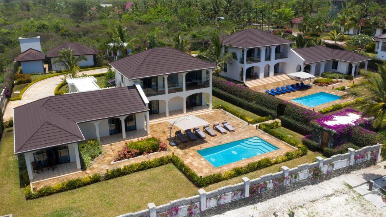 Kena Beach Villas Marumbi ภายนอก รูปภาพ